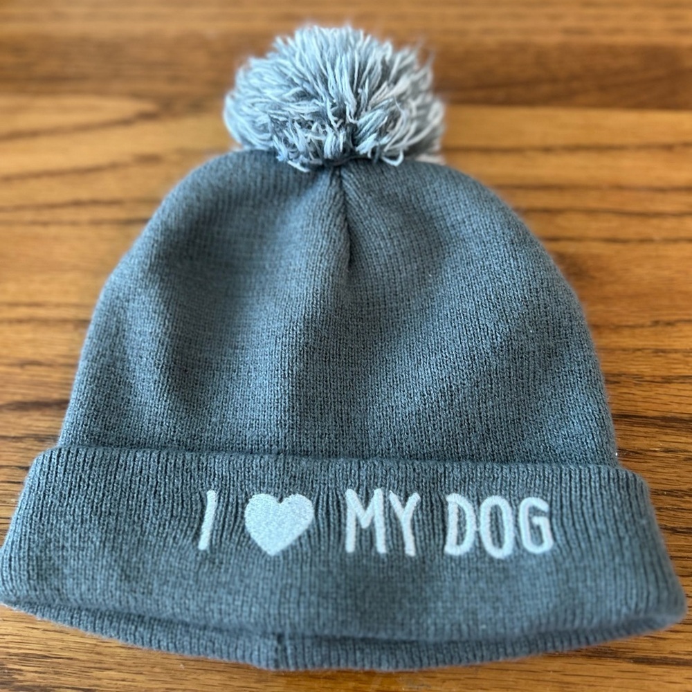 ❤️5 For $20❤️ Women’s “I Love My Dog” Gray Beanie Pom Pom 

Size 18” Around